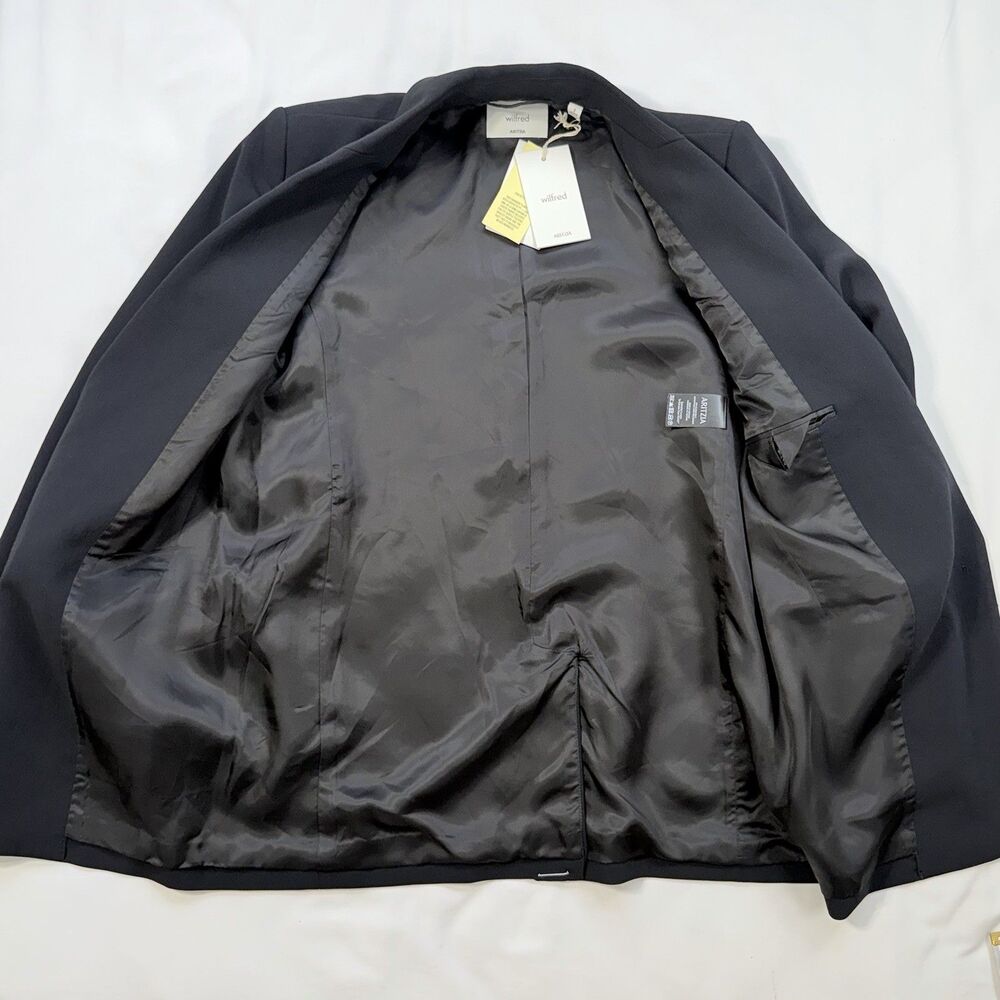 Aritzia Wilfred Generation Blazer Crepette Black Size 2 Minimalist Quiet Luxury - Picture 8 of 13